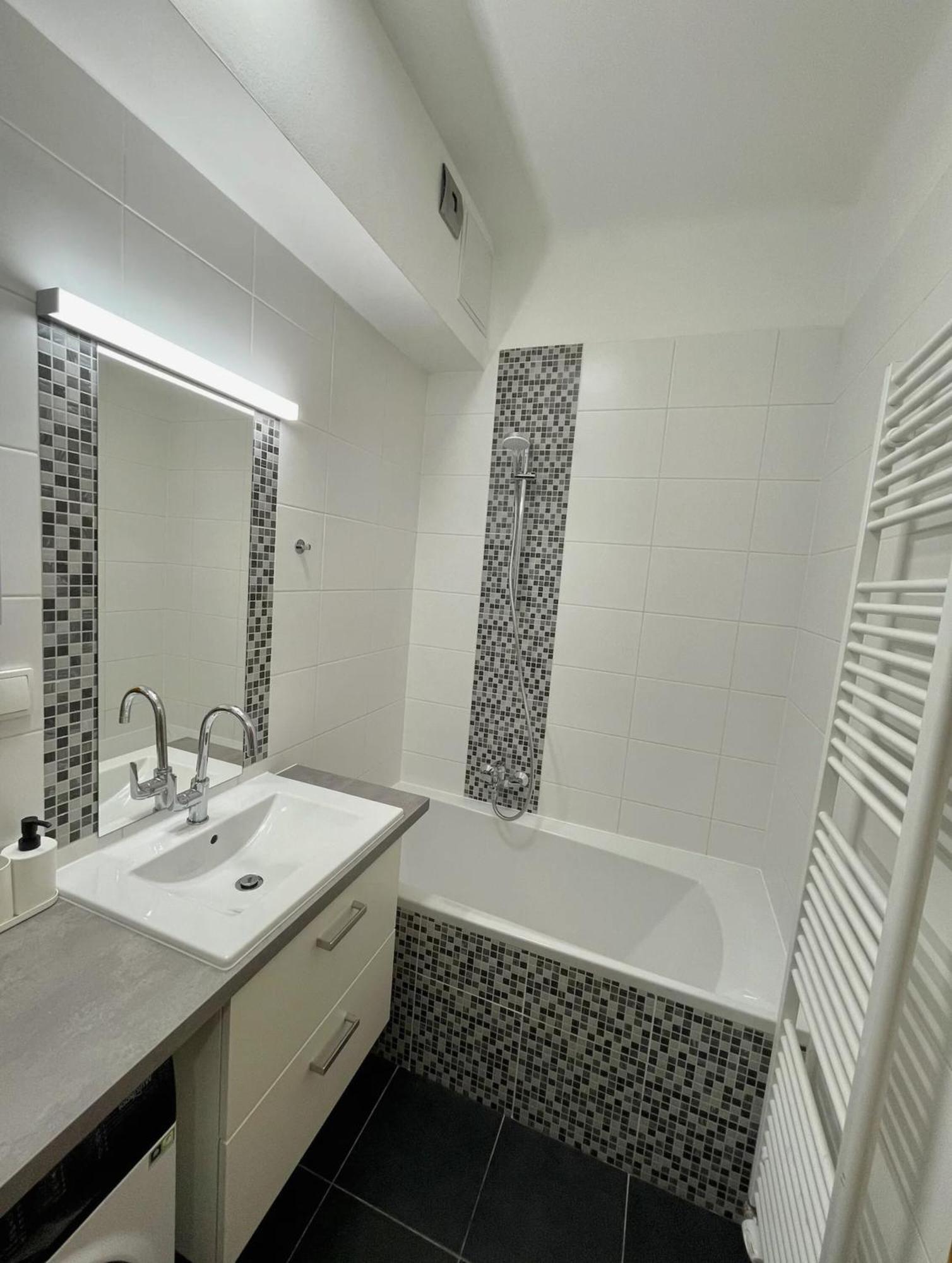Prijetno Stanovanje V Modernem Slogu Apartment